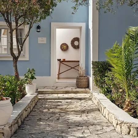 Periyali With Private Pools Vila