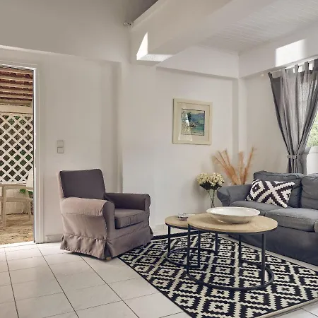 Periyali With Private Pools Vila