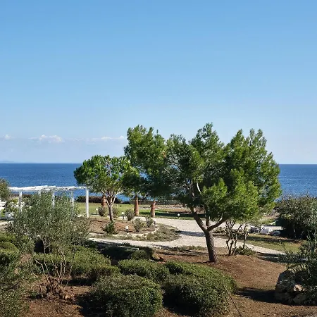 Periyali With Private Pools Vila