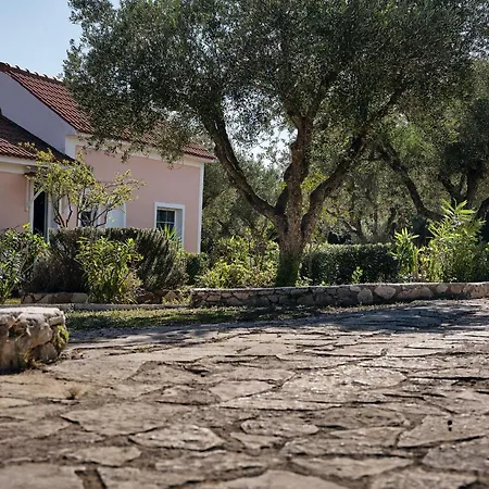 Vila Periyali With Private Pools Vasilikí