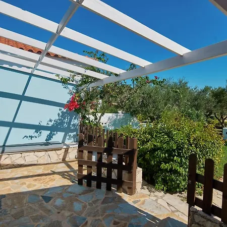 Periyali With Private Pools *