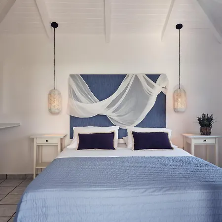 Periyali With Private Pools Vila
