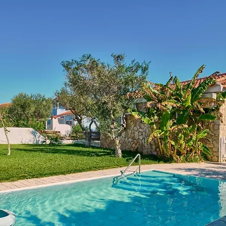 Vila Periyali With Private Pools