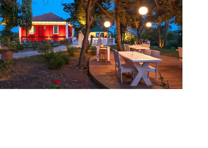 Periyali With Private Pools *
