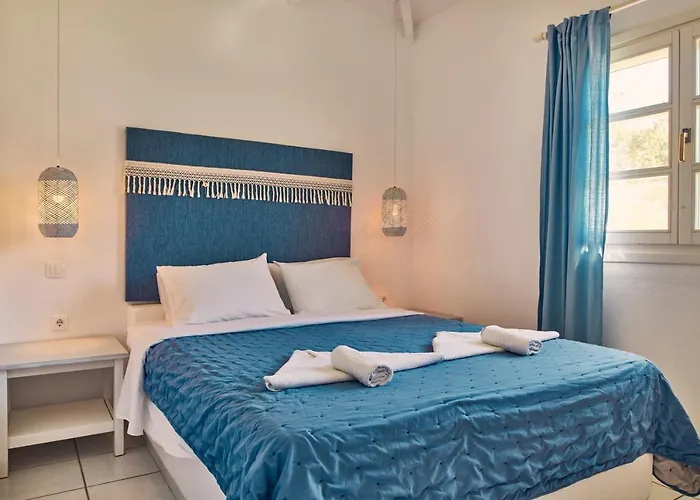 Periyali With Private Pools *