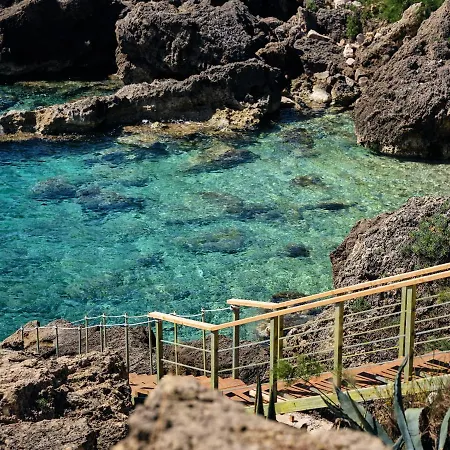 ヴィラ Periyali With Private Pools