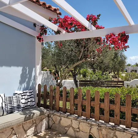 ヴィラ Periyali With Private Pools