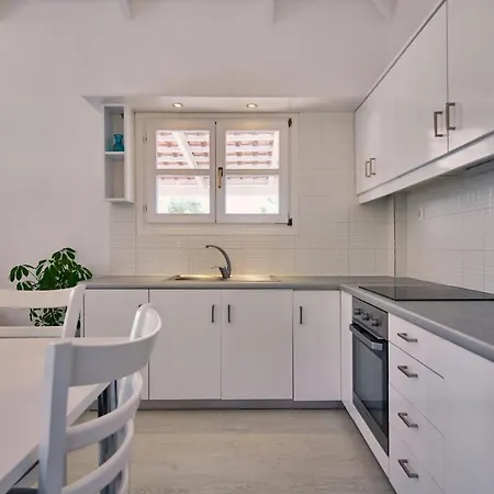 Periyali With Private Pools *