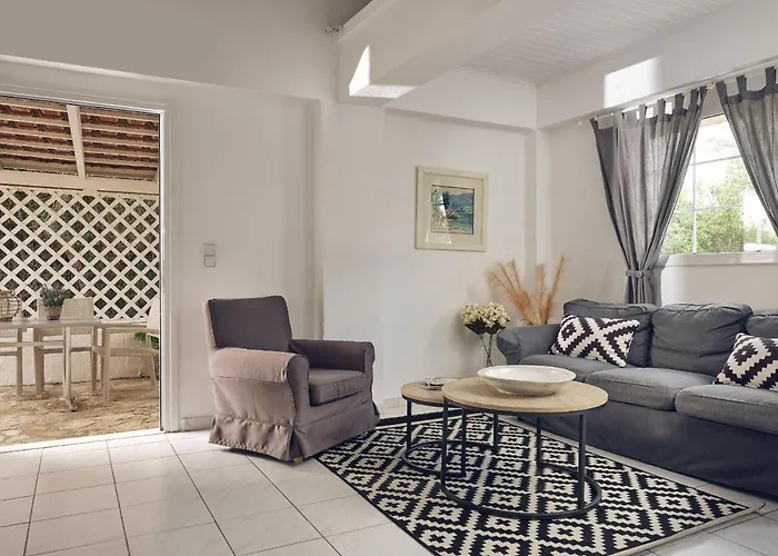 Periyali With Private Pools Vila