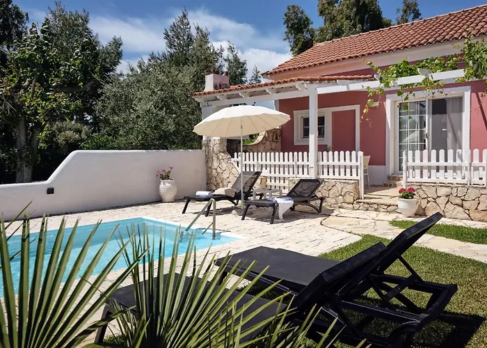 Periyali With Private Pools Vila