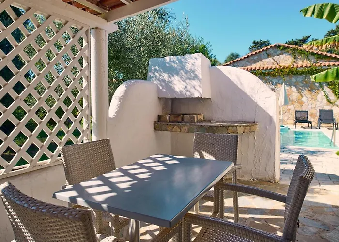 Periyali With Private Pools *