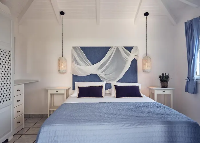 Periyali With Private Pools Vila